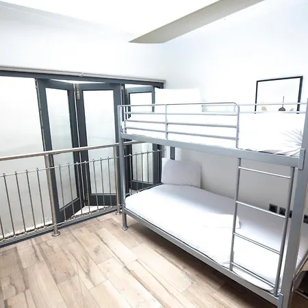 Huge City Centre Townhouse With Roof Terrace Apartment