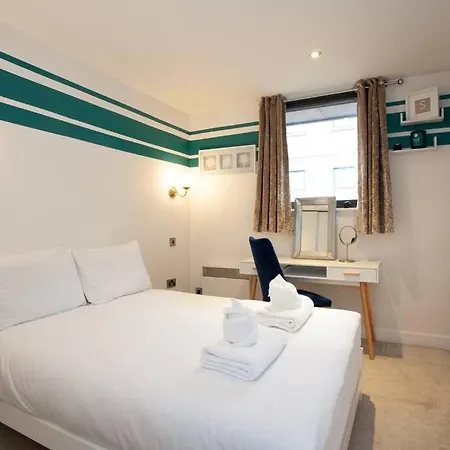 Апартаменты From - Centre Staycation *