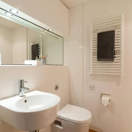 Апартаменты Trendy 2 Bedroom Манчестер