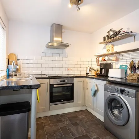 Amazing 2 Bedroom House In Salford Lejlighed