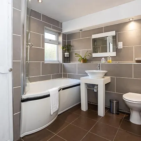 Amazing 2 Bedroom House In Salford Lejlighed *