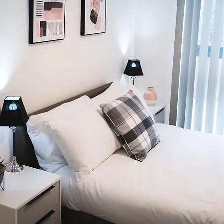 Apartment Modern 1-bed - Brand New - - Free Wi-fi Manchester