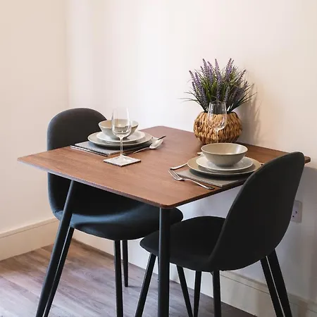 Apartment Modern 1-bed - Brand New - - Free Wi-fi *