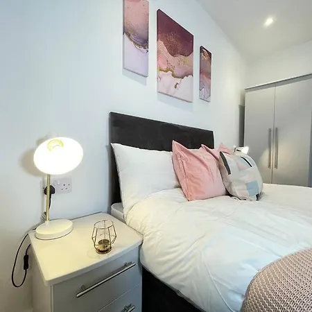 דירה Cosy, Lovely Next To Old Trafford! מנצ'סטר