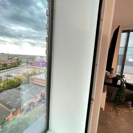 דירה Cosy, Lovely Next To Old Trafford! *