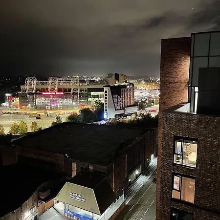 Cosy, Lovely Next To Old Trafford! * Manchester