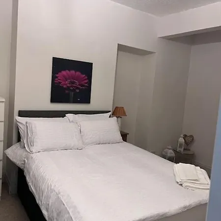 Ferienhaus Beautiful 3 Bedroom House, Close To Mu Stadium. Manchester