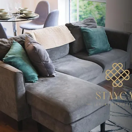 Centre 2-bed - New - Free Wi-fi - *