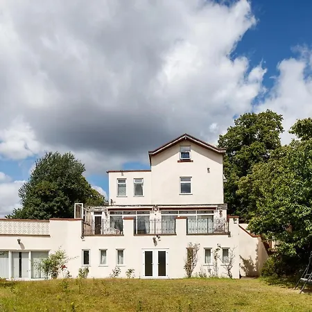Beautiful 'mayfield' With Private Pool! Manchester