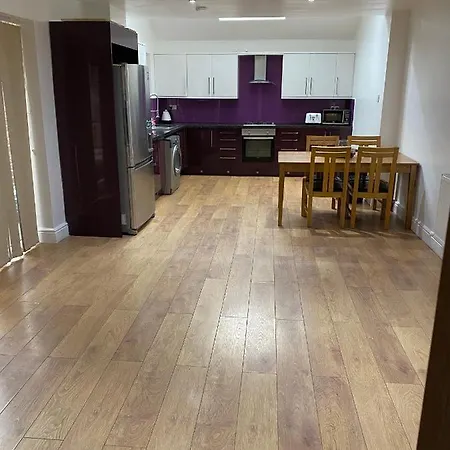 Big Rusholme With Tv And Private Bathroom-parking&wifi *