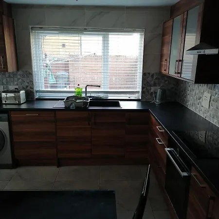 Large House With 3 Bedrooms House, 5 Guests Near City/manu Stadiums Manchester