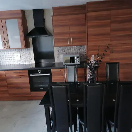Large House With 3 Bedrooms House, 5 Guests Near City/manu Stadiums Holiday home Manchester