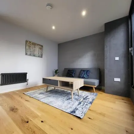 The Best Urban Style Town House In Gay Village M1! *