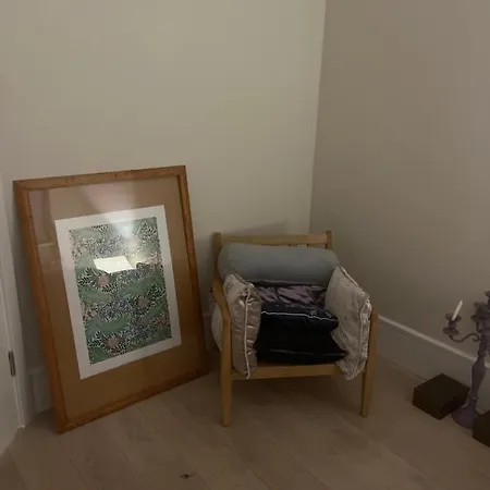 Old Dock Office Bed & Breakfast Manchester