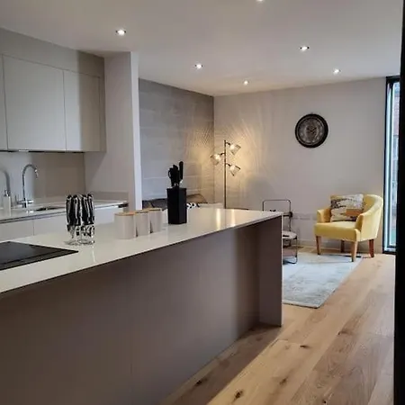 The Best Urban Style Town House In Gay Village M1! Holiday home