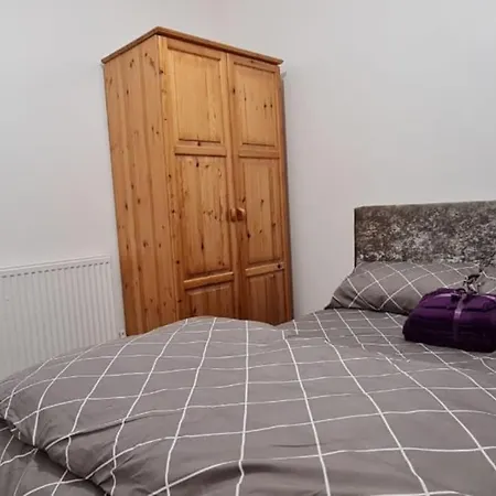 Impeccable 4-bed House Near Centre * Manchester