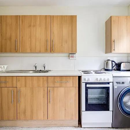 Convenient 1bed Apt Close To Transport Links *