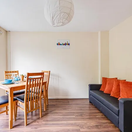 Convenient 1bed Apt Close To Transport Links 아파트 *