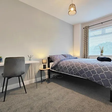 Stott House - Bright Spacious Townhouse 15 Minutes To Central With Free Parking *