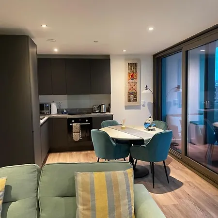 New 2 Bed Apartment, Ancoats * Манчестер