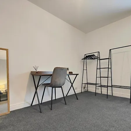 Stott House - Bright Spacious Townhouse 15 Minutes To Central With Free Parking Hotel 4*