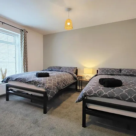 Stott House - Bright Spacious Townhouse 15 Minutes To Central With Free Parking Сasa de vacaciones Mánchester