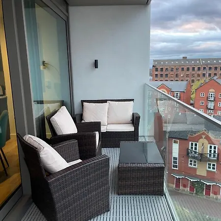 Entire 2 Bed Apmt With Balcony Ancoats *
