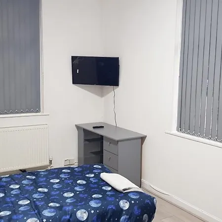 Double Bedroom In 13 Woodfold Ave, M19 3ap, Rm1 2 Sing Bed