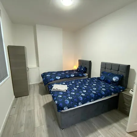 招待所 Double Bedroom In 13 Woodfold Ave, M19 3ap, Rm1 2 Sing Bed 曼彻斯特
