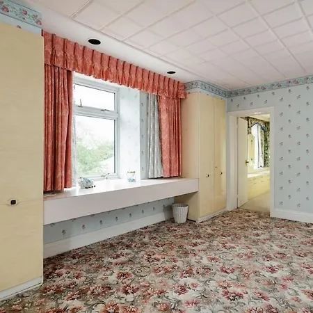 Beautiful 'mayfield' With Private Pool! Manchester