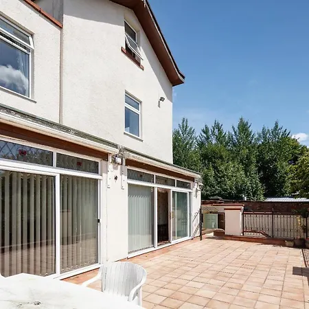 Beautiful 'mayfield' With Private Pool! Manchester