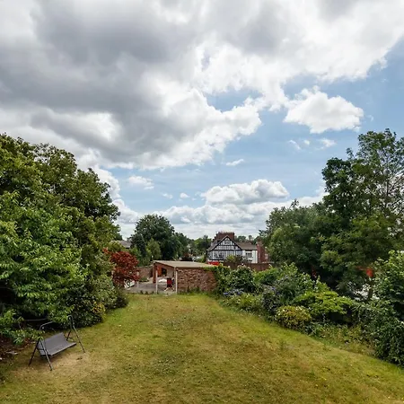 Villa Beautiful 'mayfield' With Private Pool! Manchester