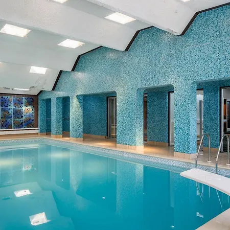 Beautiful 'mayfield' With Private Pool! Villa *