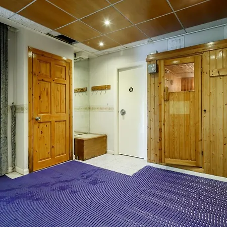 Villa Beautiful 'mayfield' With Private Pool!
