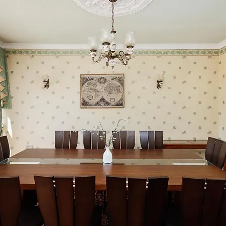 Villa Beautiful 'mayfield' With Private Pool!