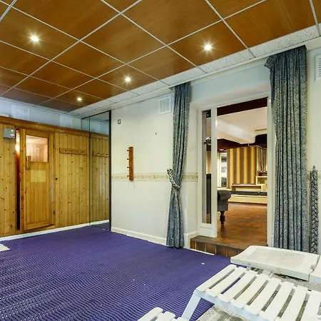 Villa Beautiful 'mayfield' With Private Pool!