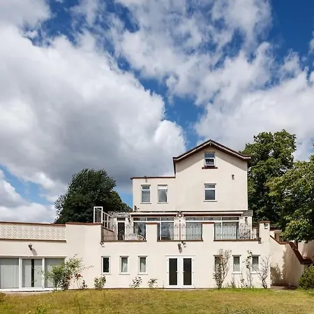 Villa Beautiful 'mayfield' With Private Pool!