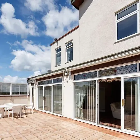 Villa Beautiful 'mayfield' With Private Pool! *