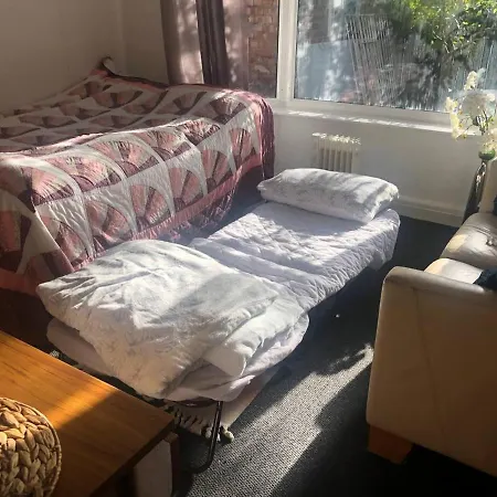 Private Studio Flat Great Location In Apartment Manchester