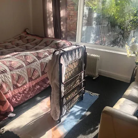 Private Studio Flat Great Location In Apartment Manchester