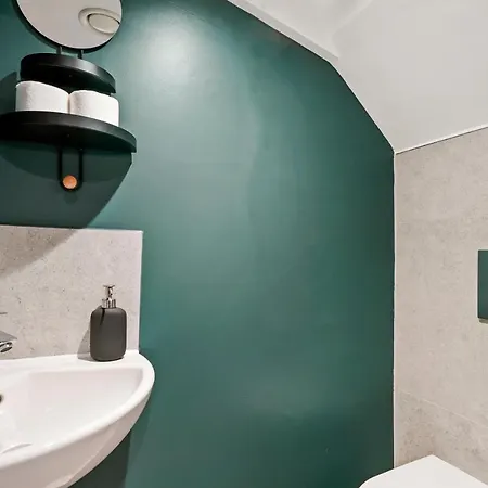 Skygardens-beautiful Duplex Apartment *
