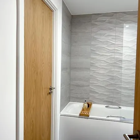 Private Lux Centre In * Манчестер
