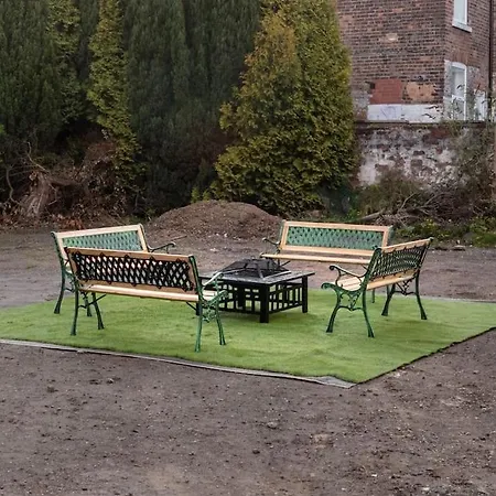 Midwood * Manchester