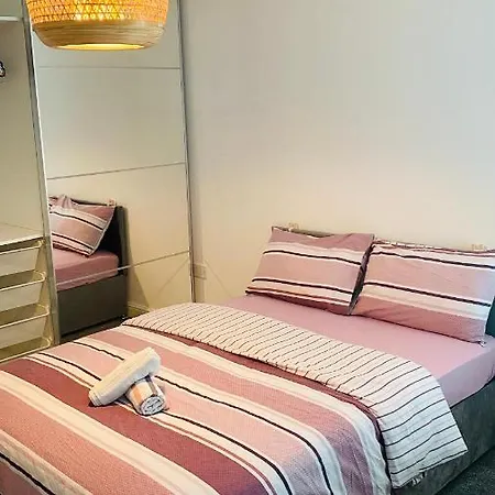 Pansiyon Private In A 2 Bedroom Manchester