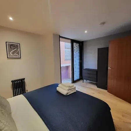 The Best Urban Style Town House In Gay Village M1! Holiday home