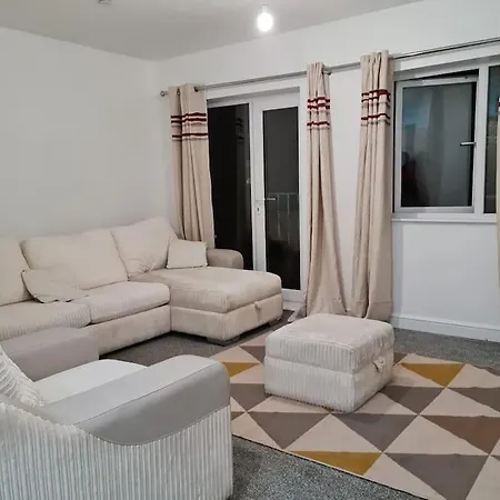 Impeccable 4-bed House Near Centre