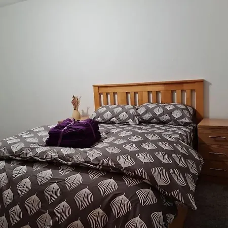 Dom wakacyjny Impeccable 4-bed House Near Centre Manchester