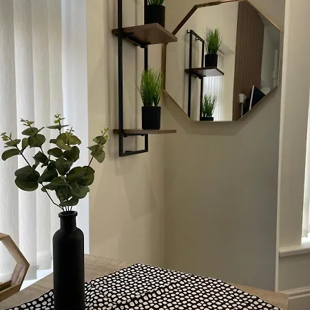 Deluxe Centrally Located In Appartement *