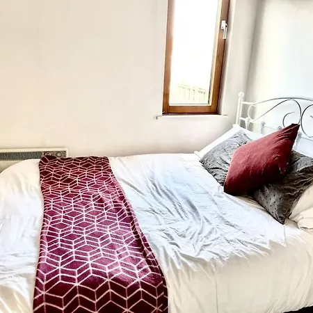 Stunning Piccadilly Garden Market Street 2bedroom 2bathroom *