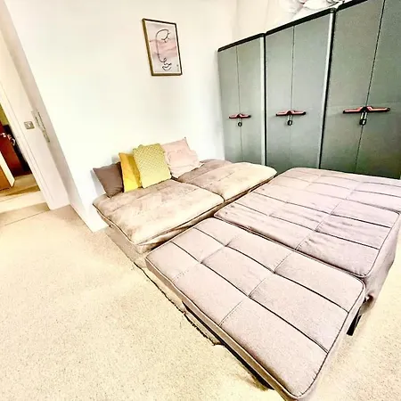 Stunning Piccadilly Garden Market Street 2bedroom 2bathroom Manchester